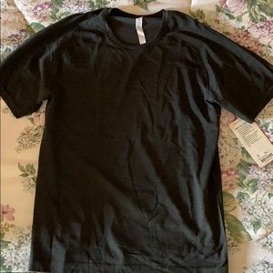 LuLuLemon metal Vent Tech SS size M